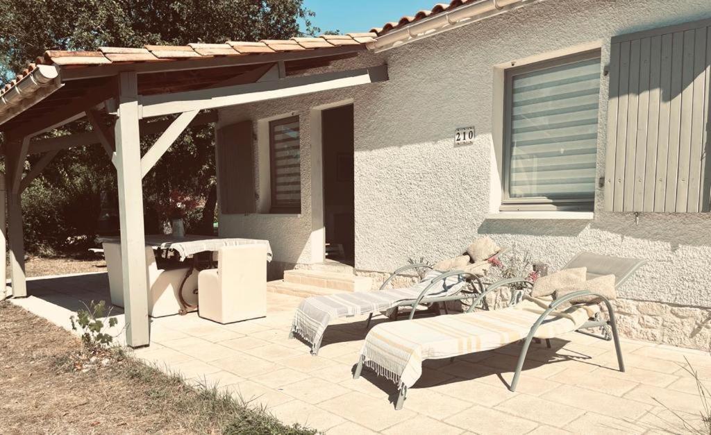 Etang Vallier Resort Brossac Экстерьер фото